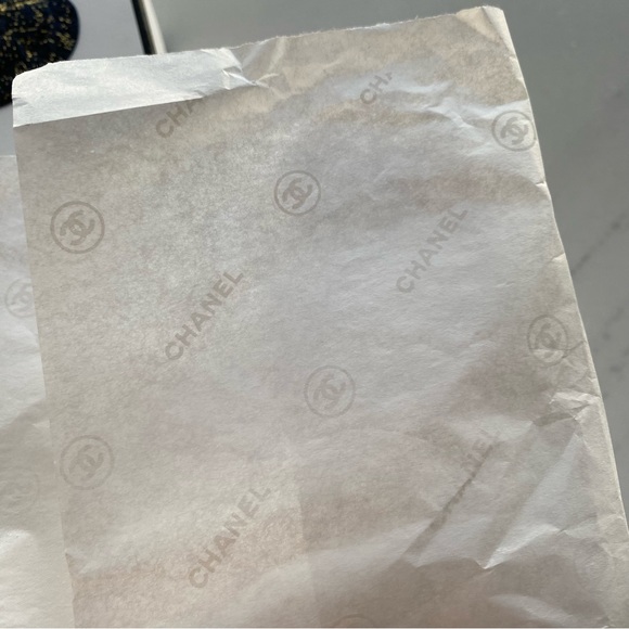 Chanel Hard sided box with lid and Navy Blue Camellia Paper Flower - Picture 6 of 7